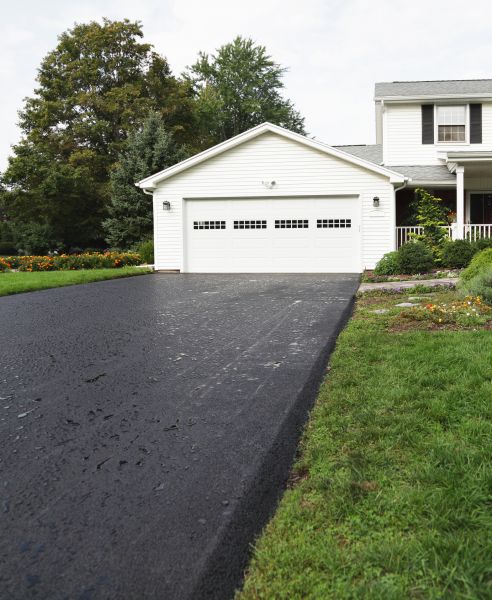 Blacktop Driveway Paving in Berkeley